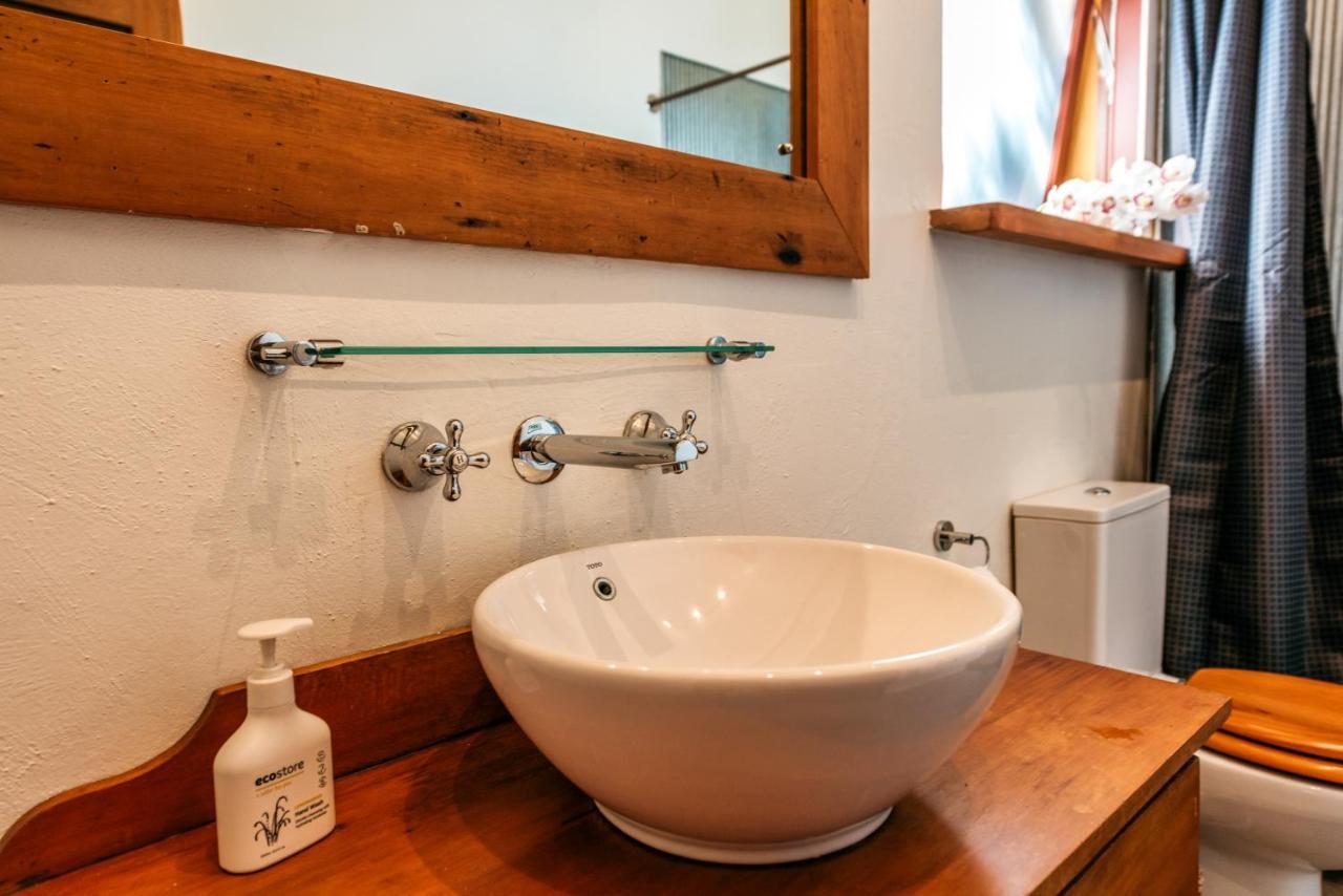 The Vineyard Cottage - Stay Waiheke Onetangi Buitenkant foto
